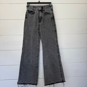 Zara Women’s 2 Gray Black Wash Raw Hem Flare Jeans